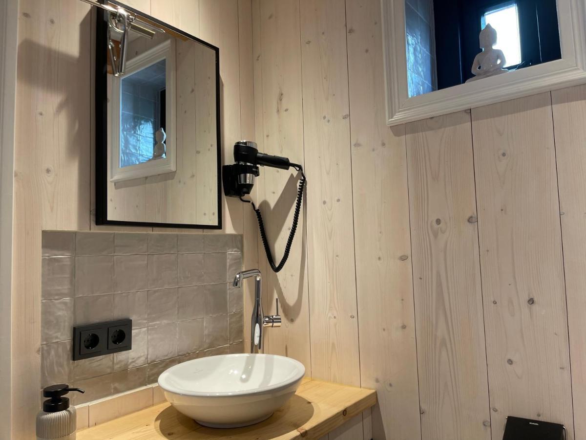 Luxury Chalets 莫尼肯达姆 外观 照片