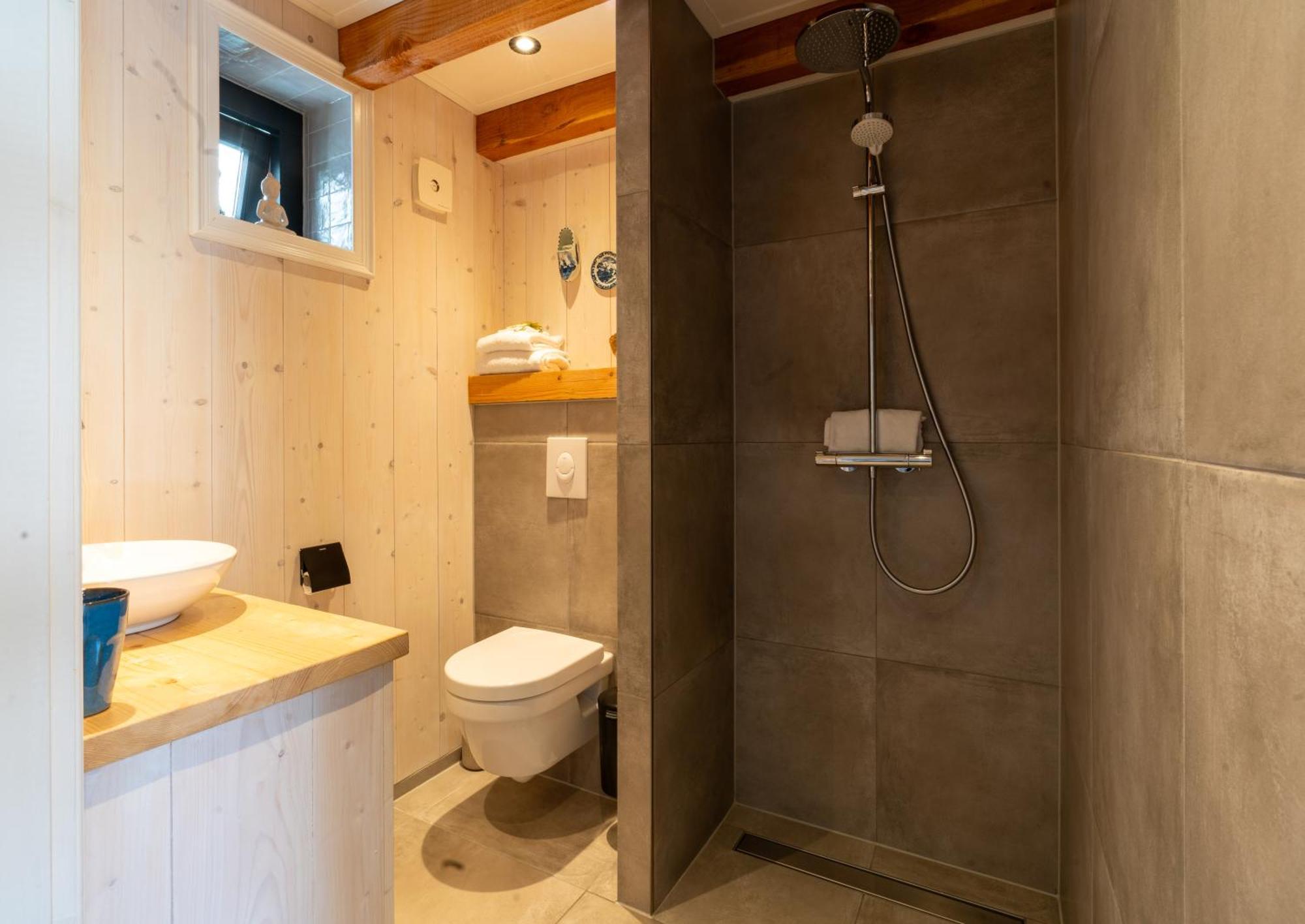 Luxury Chalets 莫尼肯达姆 外观 照片